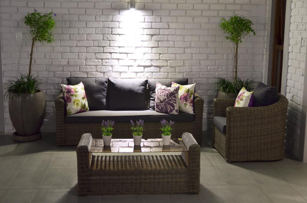 Yalla Yalla Boutique Hotel Уитбанк Екстериор снимка