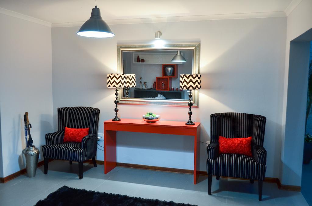 Yalla Yalla Boutique Hotel Уитбанк Екстериор снимка