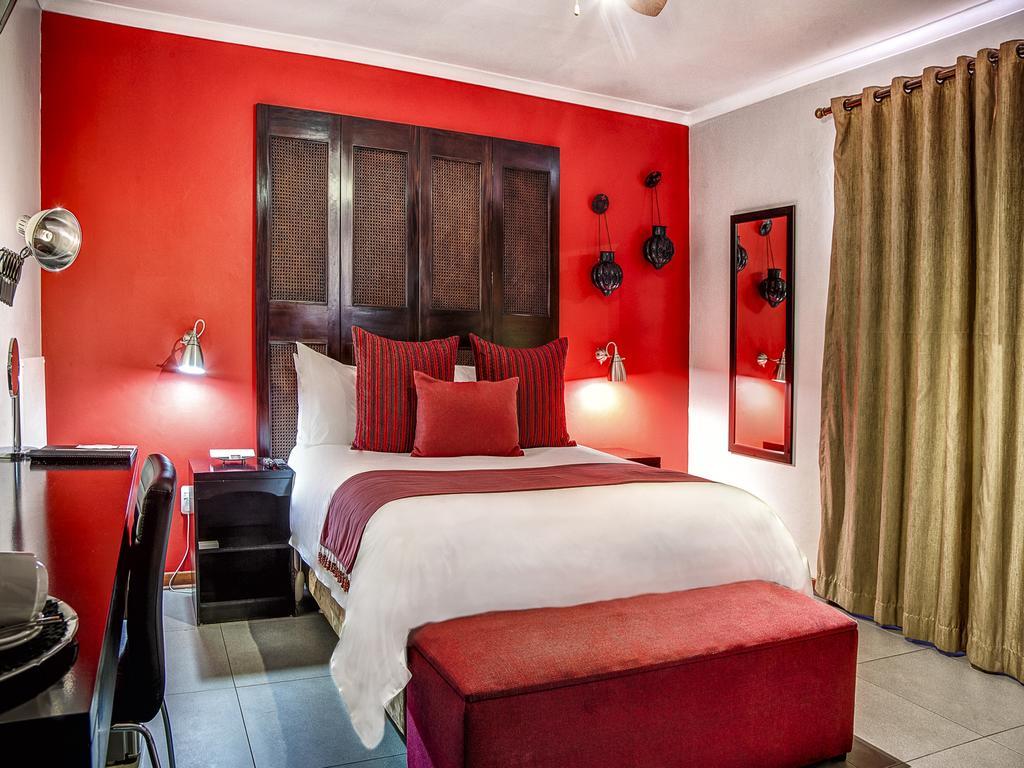Yalla Yalla Boutique Hotel Уитбанк Екстериор снимка