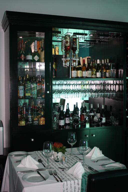 Yalla Yalla Boutique Hotel Уитбанк Екстериор снимка