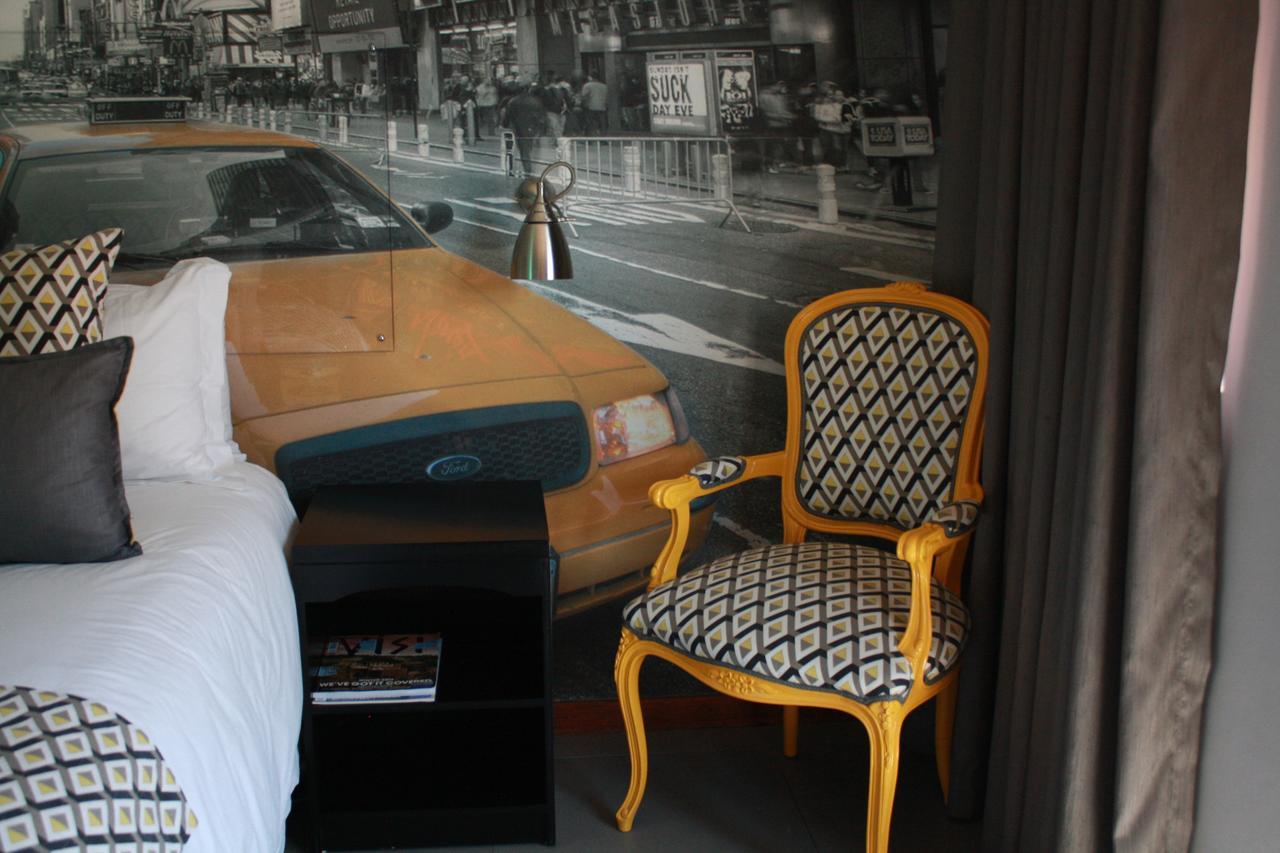 Yalla Yalla Boutique Hotel Уитбанк Екстериор снимка