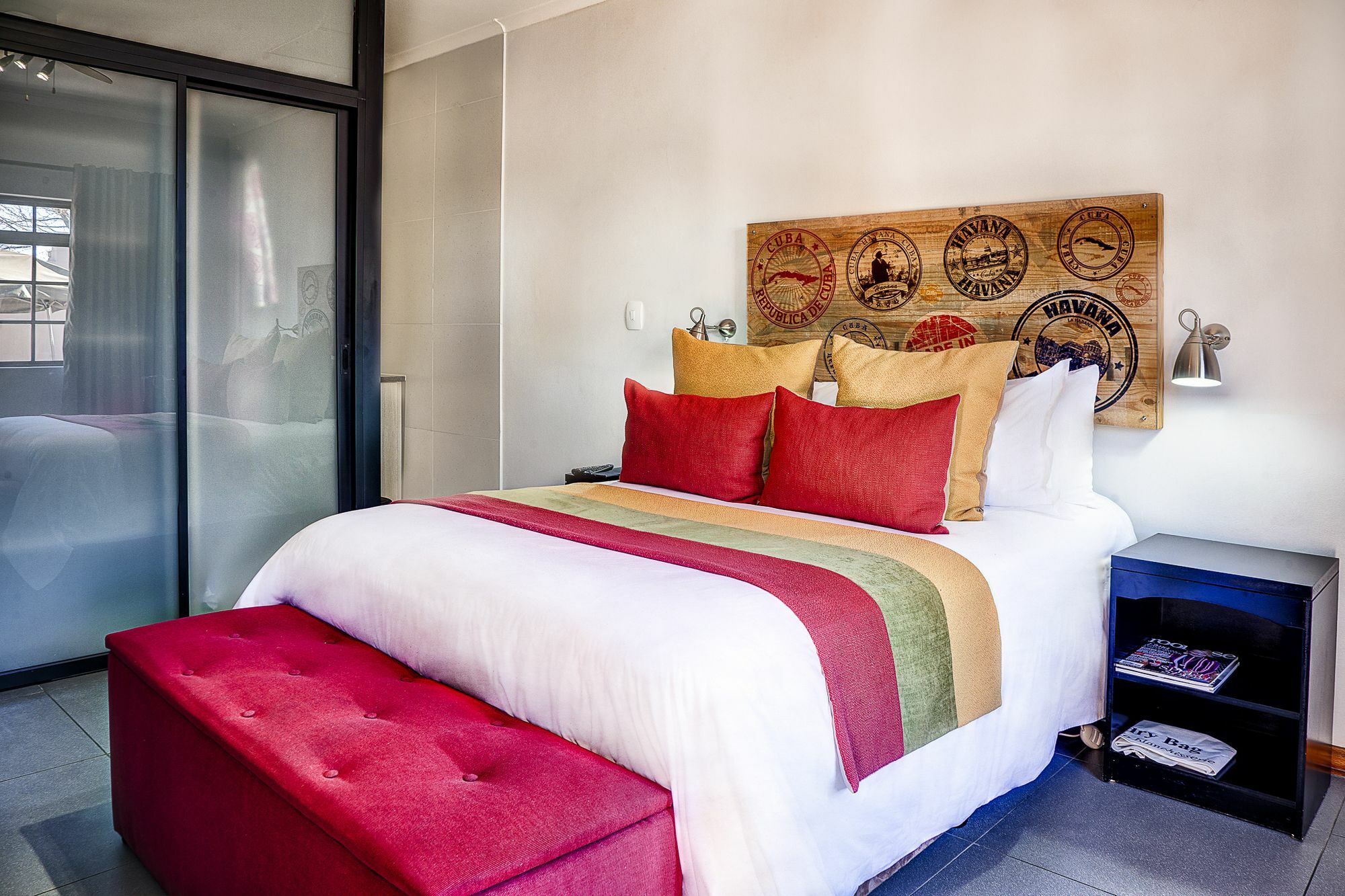 Yalla Yalla Boutique Hotel Уитбанк Екстериор снимка