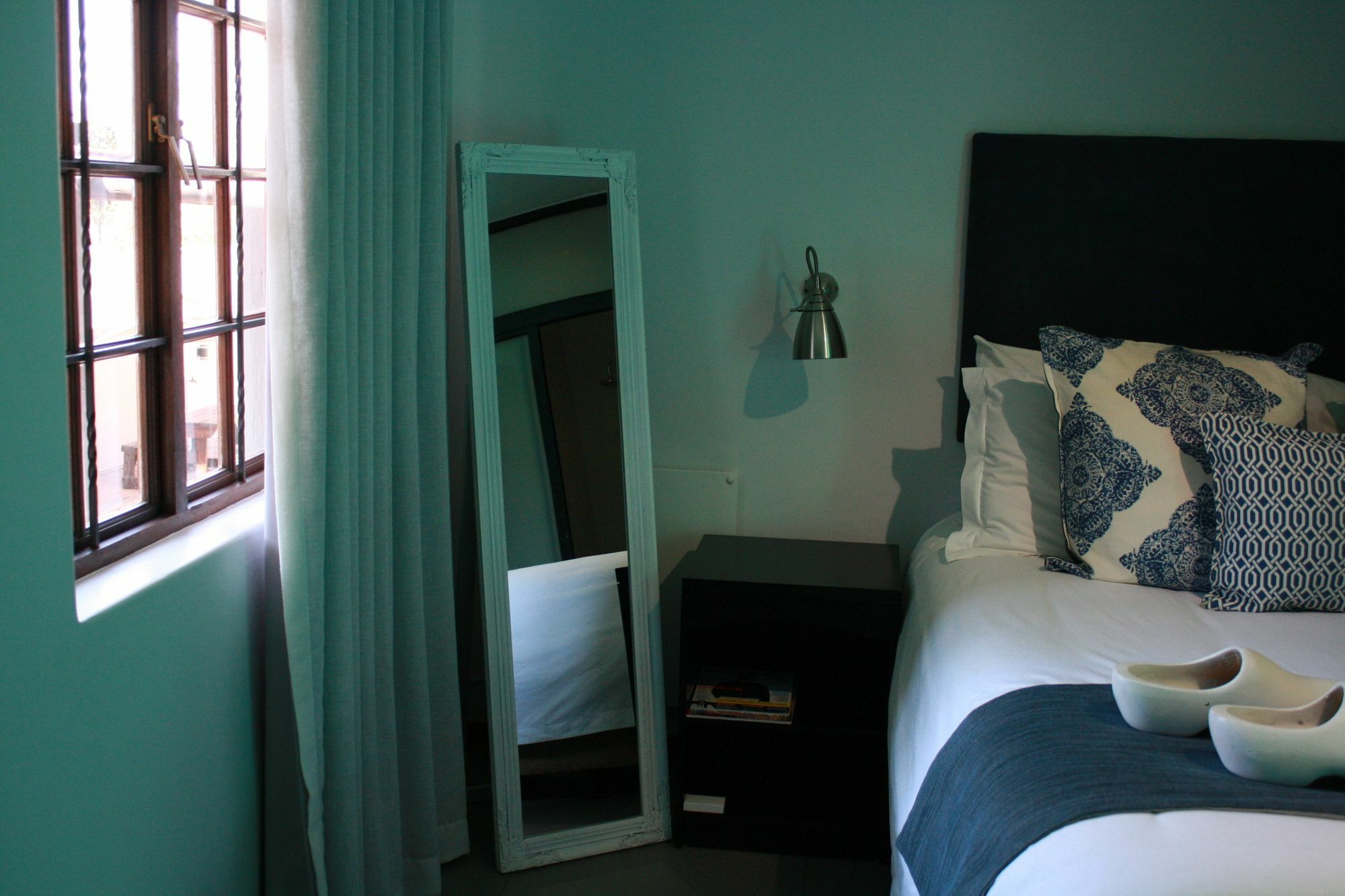 Yalla Yalla Boutique Hotel Уитбанк Екстериор снимка