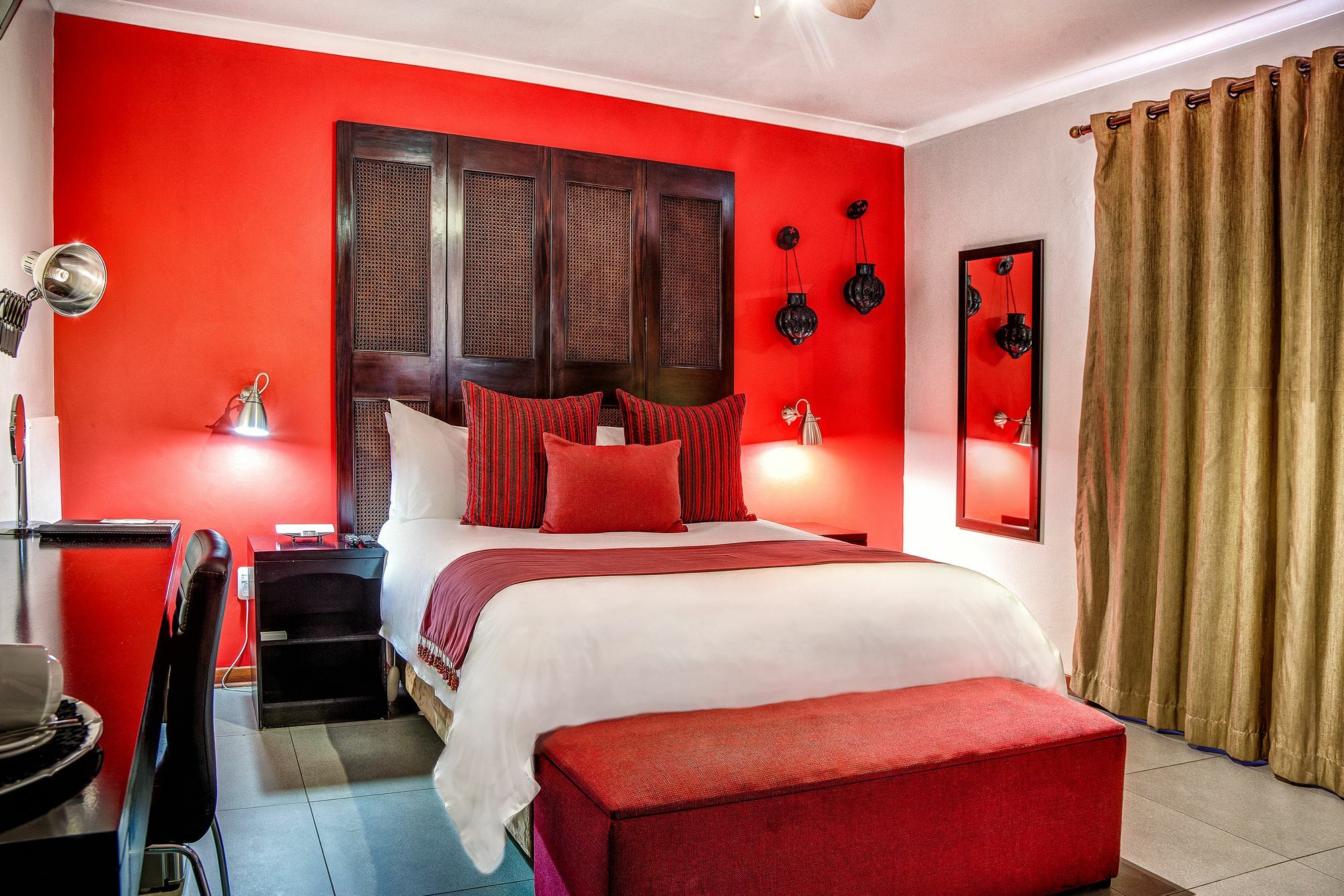 Yalla Yalla Boutique Hotel Уитбанк Екстериор снимка