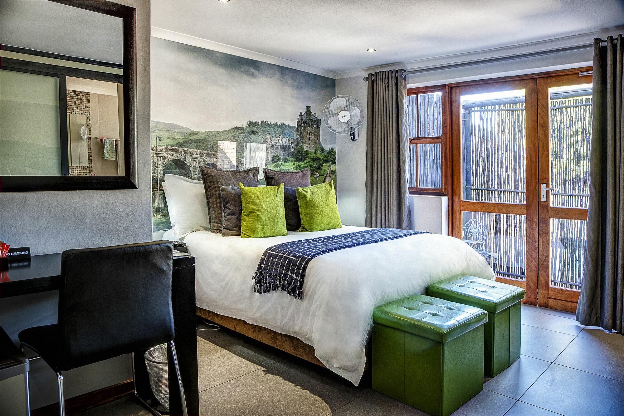 Yalla Yalla Boutique Hotel Уитбанк Екстериор снимка